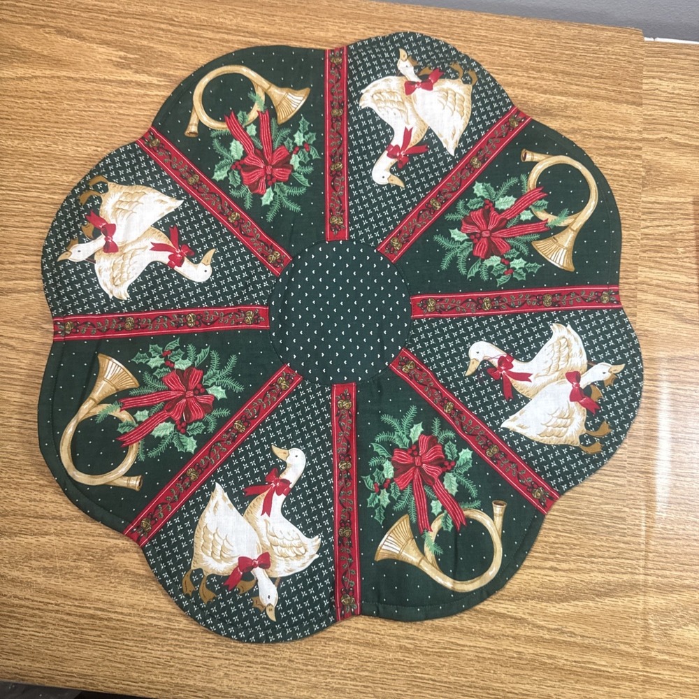 A Christmas Gathering Wreath Cloth Table‎ Mat